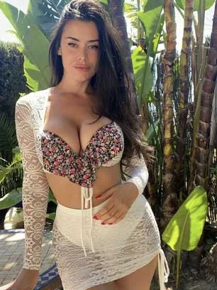 Female Escorts in rajouri-garden